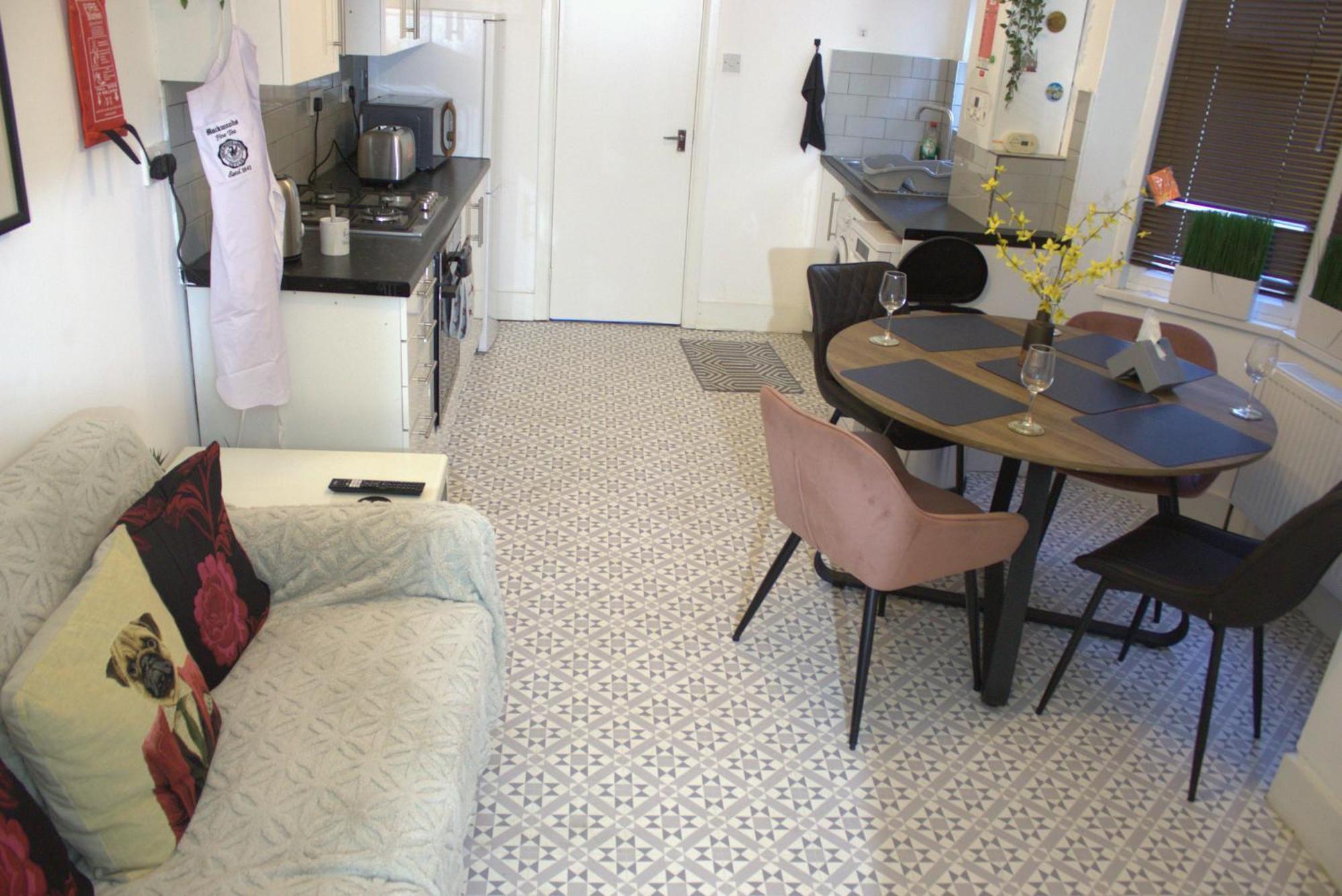Two Bedroom Flat Near Transport & Shops Londra Dış mekan fotoğraf